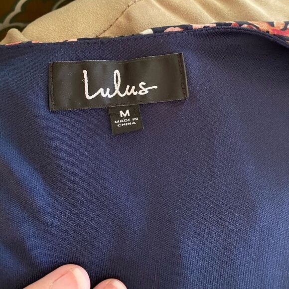 Lulu’s Pretty Pretender Navy floral long sleeve short dress size medium - Picture 7 of 7